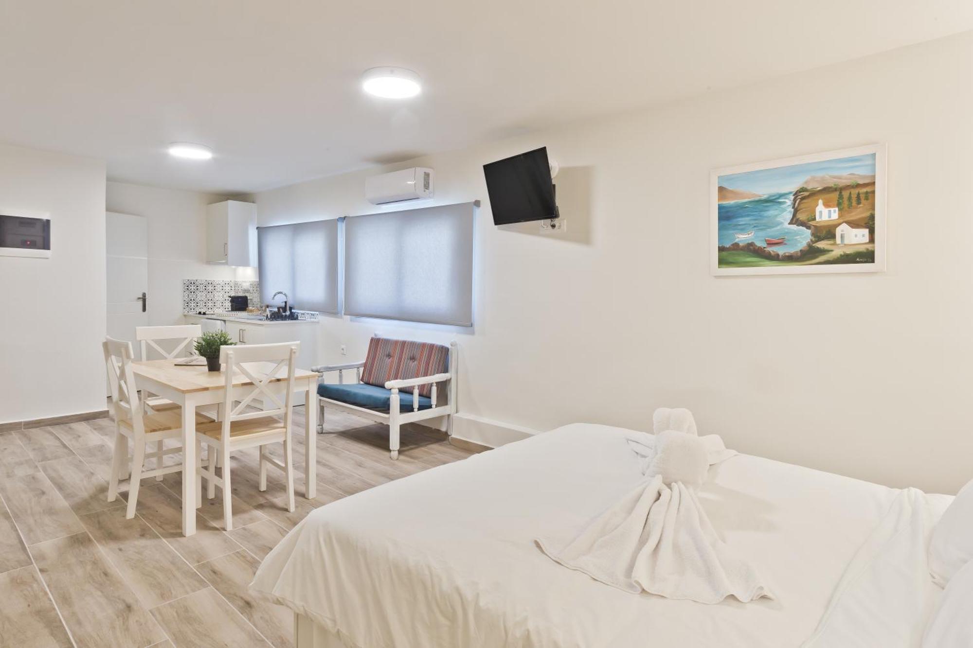 Posidonia Luxury Suites Карпатос Екстериор снимка